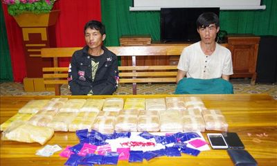 Bắt giữ 2 đối tượng vận chuyển 120.000 viên ma túy từ biên giới Lào về Việt Nam