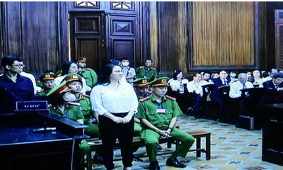 Diễn biến phiên tòa, bị cáo Nguyễn Phương Hằng và các đồng phạm trình bày lý lịch
