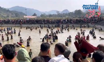 Lễ hội bắt cá bằng tay không của người Tày tỉnh Tuyên Quang