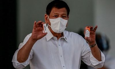 Tổng thống Philippines dọa bỏ tù những người từ chối tiêm vaccine ngừa COVID-19 
