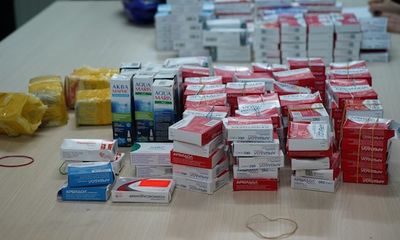Thu giữ hơn 3.000 viên thuốc điều trị COVID-19 nhập lậu vào Việt Nam 