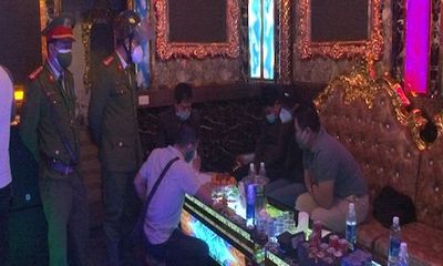 Thừa Thiên - Huế: Bắt quả tang nhóm thanh niên sử dụng ma túy trong quán karaoke