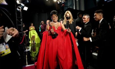 Những khoảnh khắc ấn tượng tại lễ trao giải Oscar 2022