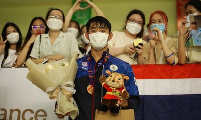 VĐV tuyển bơi Thái Lan gây sốt tại SEA Games với vẻ ngoài như 
