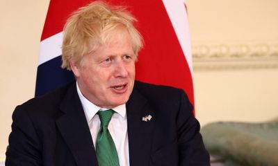 Thủ tướng Anh đối mặt sức ép khi 18 quan chức chính phủ từ chức