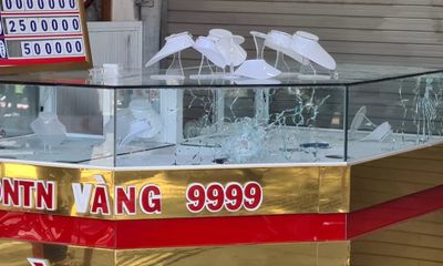 Thừa Thiên Huế: Bắt đối tượng dùng súng cướp tiệm vàng ở chợ Đông Ba