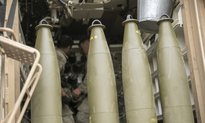 Kho dự trữ pháo của Mỹ cạn kiệt sau nhiều lần viện trợ cho Ukraine