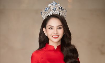 Hoa hậu Mai Phương bán đấu giá vương miện sau 1 tháng đăng quang 