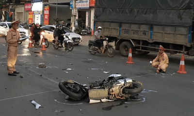 Tin tức tai nạn giao thông mới ngày 23/10: Va chạm với xe bồn, 2 người trên xe máy tử vong
