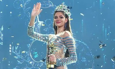 Khoảnh khắc đăng quang của tân Hoa hậu Hoà bình Quốc tế 2022