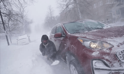Bão tuyết đổ bộ Mỹ và Canada, gây nhiều thiệt hại cho người dân 