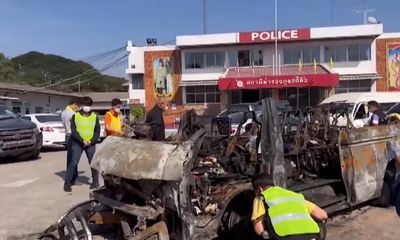 Tai nạn xe khách đêm giao thừa ở Thái Lan: 11 người chết cháy, có 2 trẻ em