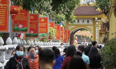 Bộ Y tế khuyến cáo người dân đeo khẩu trang ở chùa, khu vui chơi