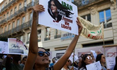 Hàng loạt nữ sinh bị tấn công bằng thuốc độc ở Iran 