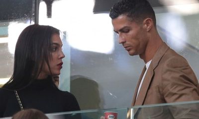 Số tiền kủng Ronaldo phải bồi thường nếu chia tay bạn gái