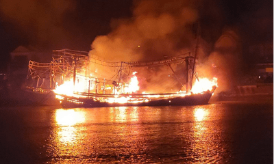 Thừa Thiên – Huế: 12 ngư dân thoát nạn trong vụ tàu cá bốc cháy trên biển