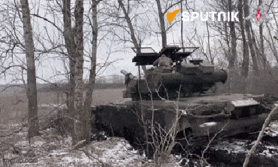 Căng thẳng Nga – Ukraine mới nhất ngày 24/1: Cận cảnh Nga sử dụng xe tăng T-80BV công phá mục tiêu của Ukraine