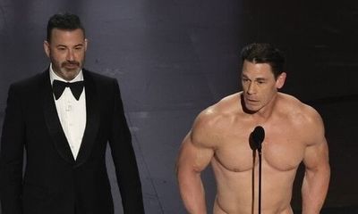 Nam tài tử gây sốt khi nude 100% trên sân khấu lễ trao giải Oscar 2024