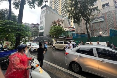Truy tìm nữ tài xế liên quan vụ tai nạn làm một người chết ở Hà Nội