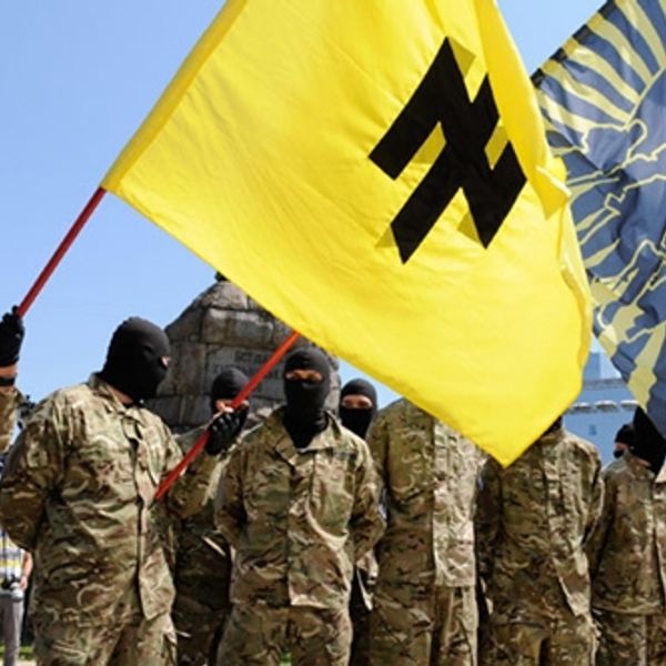 Tiểu đoàn Azov là một đội quân đặc nhiệm của Ukraine, chủ yếu tập trung vào việc nghiên cứu, phát triển và thực hiện các chiến lược chiến tranh hiện đại nhất. Xem hình ảnh liên quan để hiểu rõ hơn về những người chiến đấu cho sự tự do và chủ quyền của Ukraine.