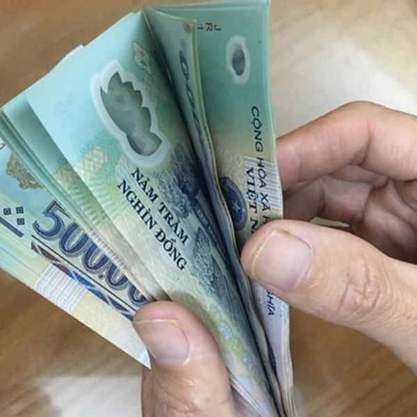 Đây là hình ảnh tiền đô la Việt Nam rách của chúng ta, tuy nhiên chúng ta không nên lo lắng! Vì đã có những giải pháp để giúp chúng ta đổi tiền đô la này thành những đồng tiền mới và sạch sẽ hơn. Hãy cùng xem hình ảnh liên quan để tìm hiểu thêm về giải pháp này nhé!