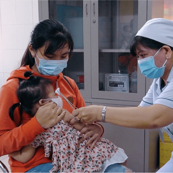 ホーチミン市は、6つの小児用ワクチンが不足しているためにストレスを受けています